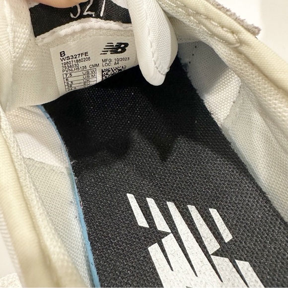 New Balance 327 Women’s Shoes - Picture 9 of 11